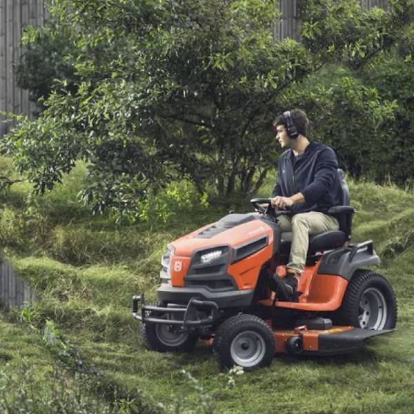 TS 242TXD Ride on Mower - Husqvarna - Image 5